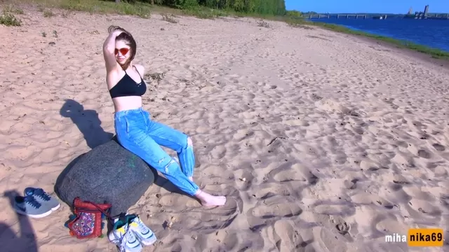 Трахают на пляже. Выебал на пляже: русскую девушку, телку, жену. Порно видео.